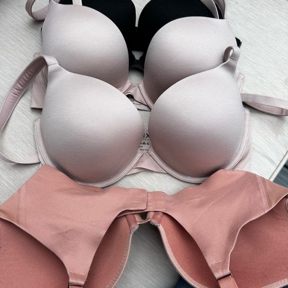 Women's Spanx pillow cup push-up bra size 32DD - Picture 3 of 6